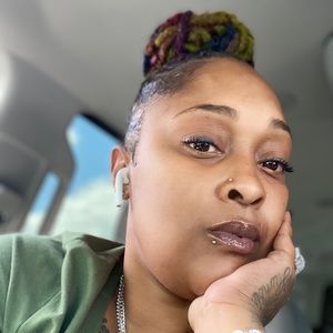 Meet your Posher, Aviance